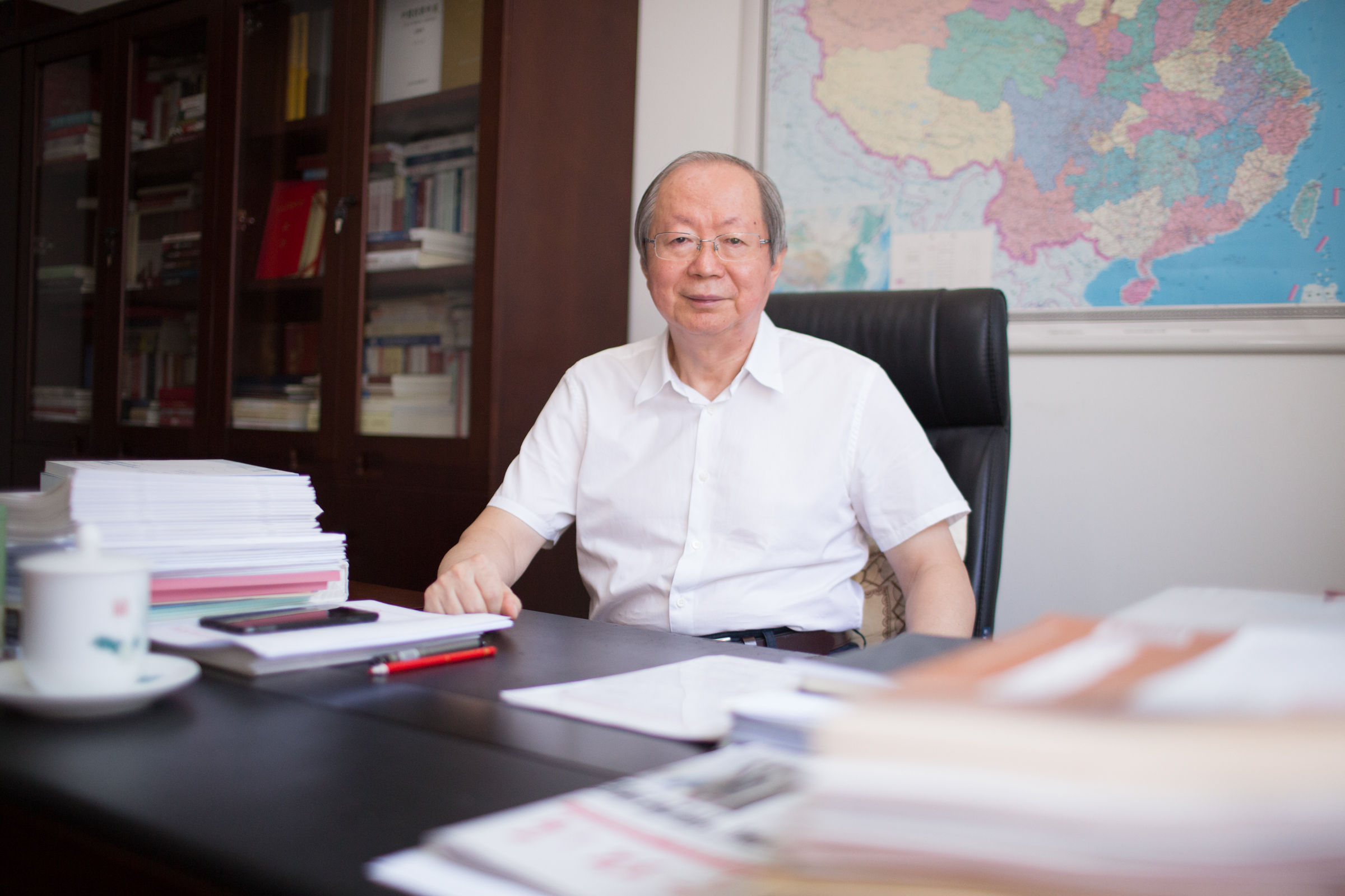 中國經(jīng)濟(jì)體制改革研究會會長、十二屆全國人大財經(jīng)委副主任委員、國家發(fā)展改革委原副主任彭森&nbsp; &nbsp;澎湃新聞記者 權(quán)義 圖